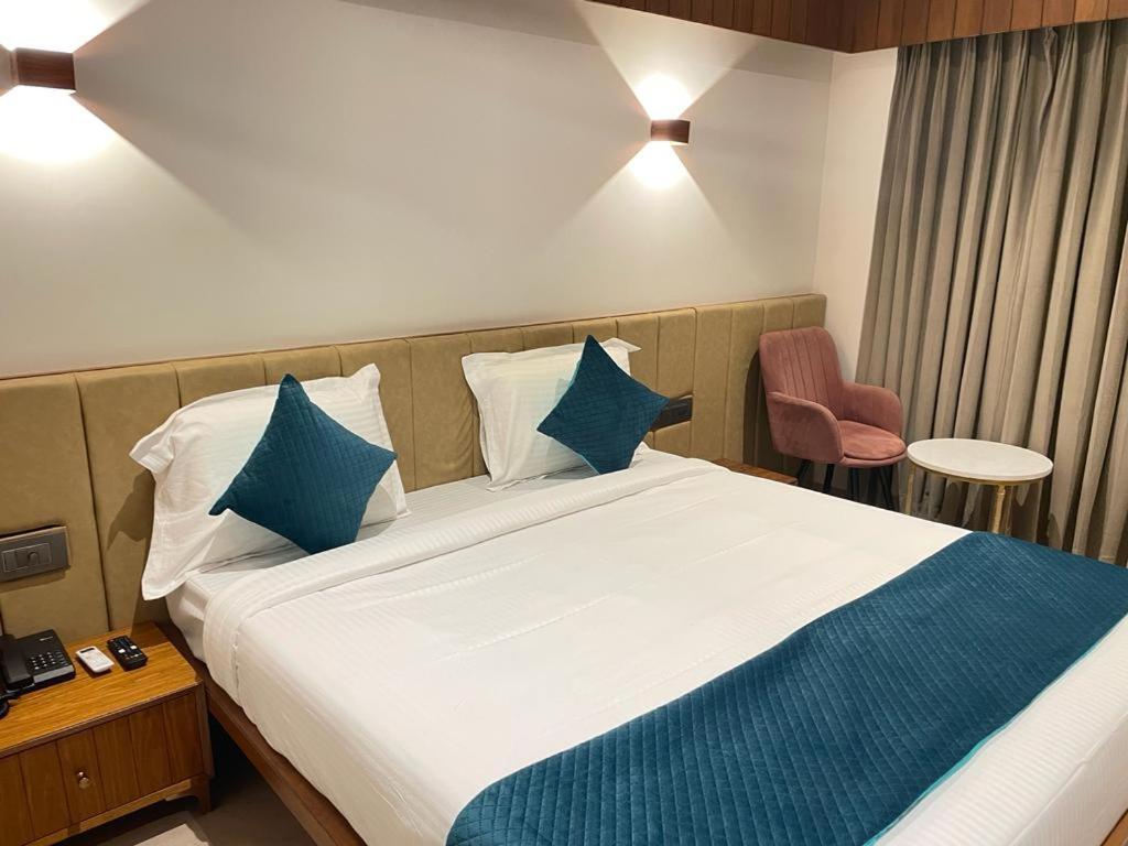 Hotel Emora Tree Mysore Chambre photo