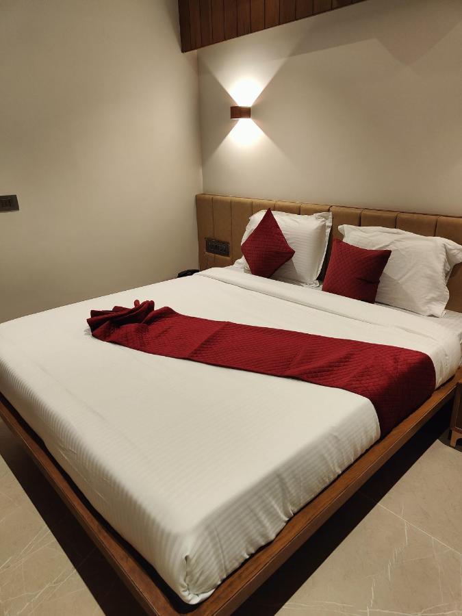 Hotel Emora Tree Mysore Extérieur photo